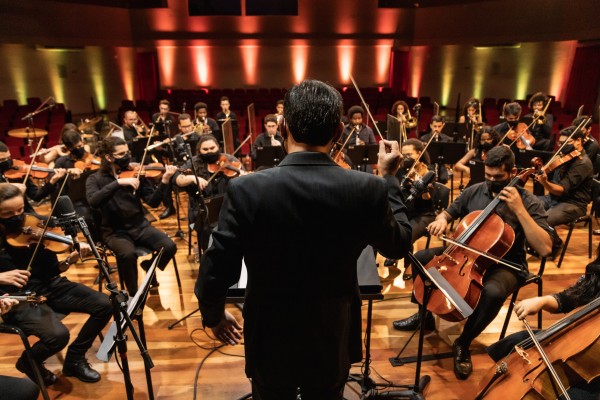 De Gardel a Piazzolla - um passeio pela paixão do tango