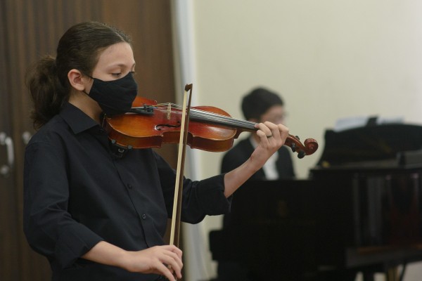 Recital de violino da Alma acontece no dia 27 de novembro